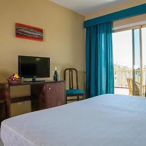 https://hotel-aeropuerto-sur-san-isidro-tenerife.in-canary-islands.com